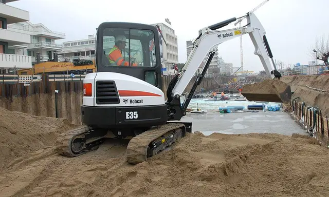 Bild 3 einer Mietmaschine vom Typ 3.5 Ton Mini Excavator | Bobcat E35