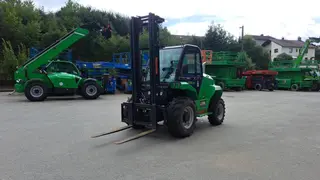 Vorschaubild 1 einer Mietmaschine vom Typ 3 Tonnen Geländestapler | Manitou M30-4