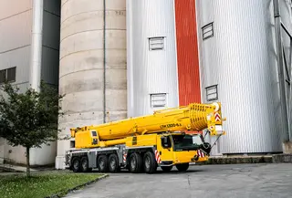 Bild einer Mietmaschine vom Typ Mobilkran 300 Tonnen | Liebherr LTM 1300 6.3