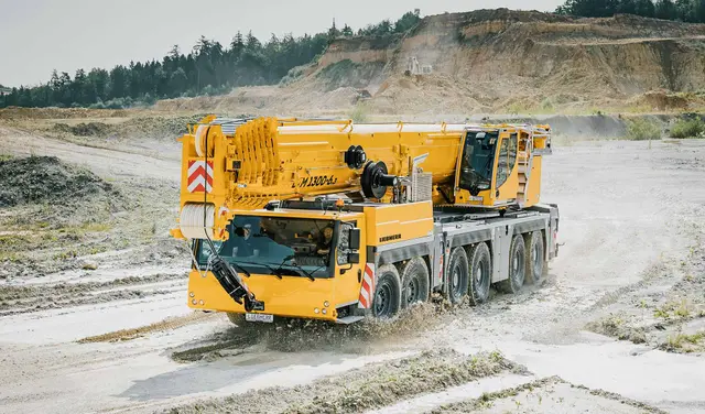 Bild 1 einer Mietmaschine vom Typ Mobile crane 300 tons | Liebherr LTM 1300 6.3
