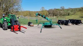 Zdjęcie wypożyczonej maszyny tego typu MIK-104 | Maeda MC104C
