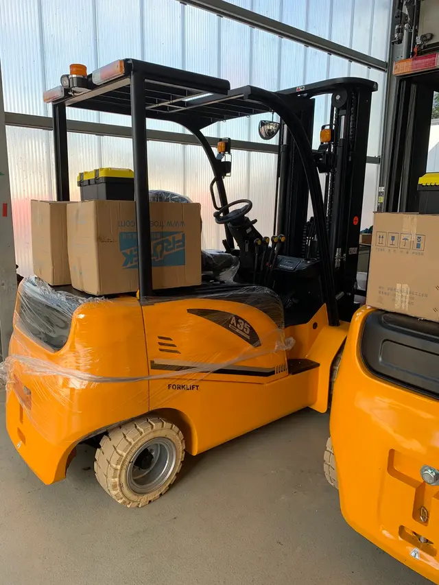 Bild 2 einer Mietmaschine vom Typ 3.5-tonne Electric Forklift | Maximal FBA35-JZ 4500 mm