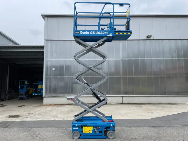 Bild 1 einer Mietmaschine vom Typ SBE-075 | Genie GS 1932m E-Drive