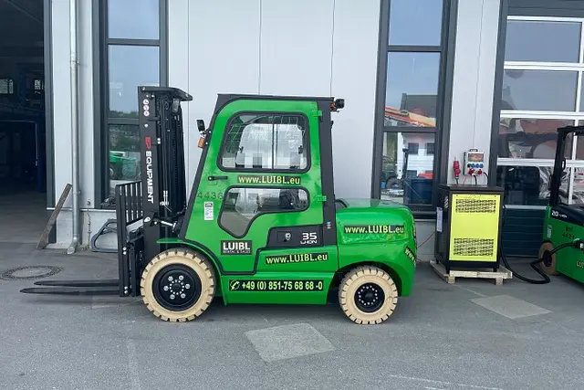 Bild 0 einer Mietmaschine vom Typ 3,5 Tons Electric | EP EFL352 4800 mm