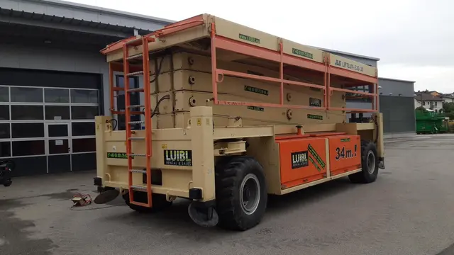Bild 1 einer Mietmaschine vom Typ SBD-340 | JLG Liftlux 320-30