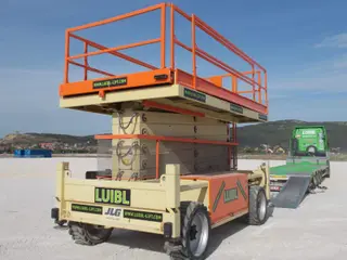 Vorschaubild 1 einer Mietmaschine vom Typ SBD-223 | JLG Liftlux 203-24