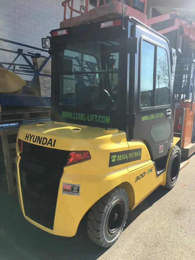 Bild 1 einer Mietmaschine vom Typ 3 tonnes diesel | Hyundai 30D-9 4700 mm