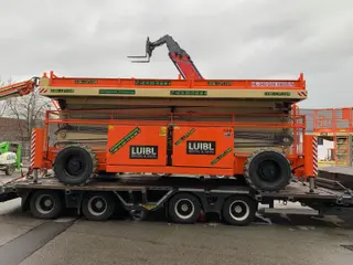 Bild einer Mietmaschine vom Typ SBD-337 | Holland Lift HL 340D30 4WDS/N