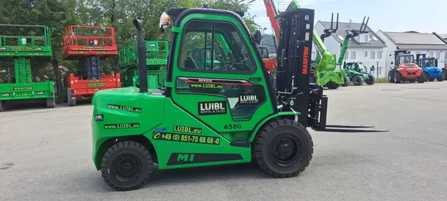 Bild 1 einer Mietmaschine vom Typ Manitou MI 50 Triplex 5000 mm