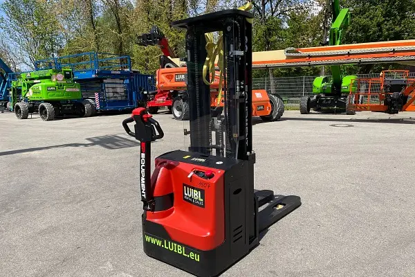 Bild 4 einer Mietmaschine vom Typ 1,6 Tonnen HH | EP ES16-16WA 4300 mm