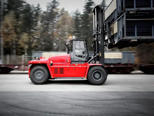 Bild 0 einer Mietmaschine vom Typ Kalmar DCG330-12