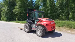 Vorschaubild 2 einer Mietmaschine vom Typ 5 Ton All Terrain Forklift | Manitou M50-4