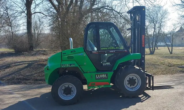 Bild 2 einer Mietmaschine vom Typ 3 Tonnen Geländestapler | Manitou M30-4