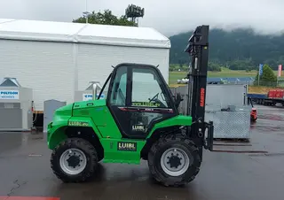 Vorschaubild 1 einer Mietmaschine vom Typ 3 Tonnen Geländestapler | Manitou M30-4