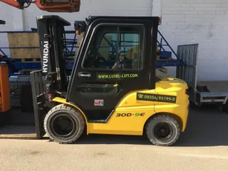 Bild einer Mietmaschine vom Typ 3 Tonnen Diesel | Hyundai 30D-9 4700 mm