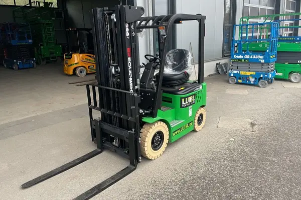 Bild 1 einer Mietmaschine vom Typ 1.8 tons electric four-wheeler | EP EFL181 4800 mm