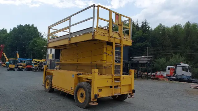 Bild 2 einer Mietmaschine vom Typ SBD-265 | JLG Liftlux 245-25