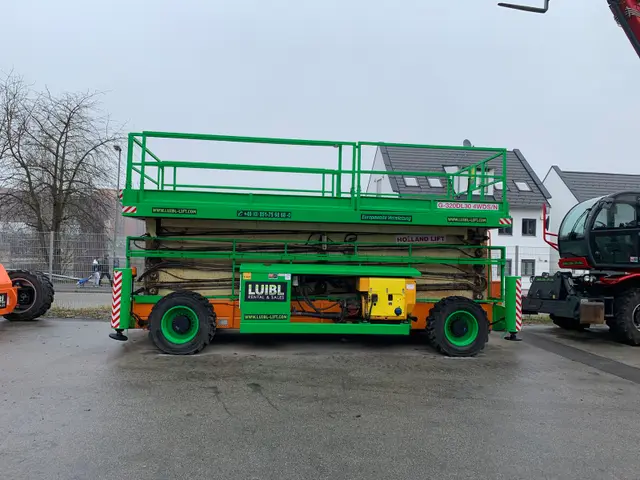 Bild 1 einer Mietmaschine vom Typ SBD-337 | Holland Lift Megastar G320