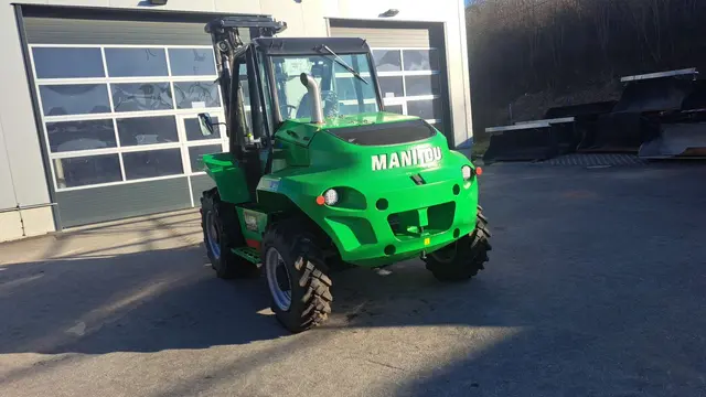 Bild 2 einer Mietmaschine vom Typ 3 Tonnen Geländestapler | Manitou M30-4