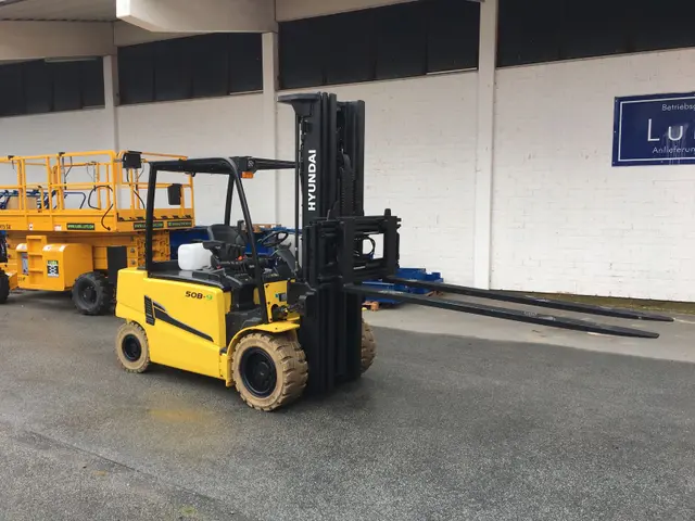 Bild 3 einer Mietmaschine vom Typ 5 tonnes electric | Hyundai 50B-9 6000 mm
