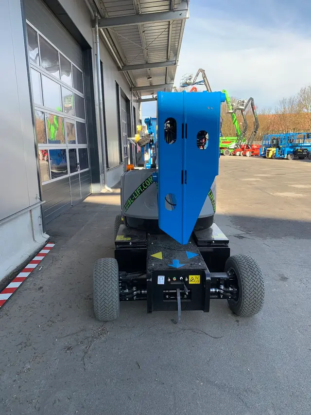 Bild 3 einer Mietmaschine vom Typ GTE-120L | Genie Z33/18