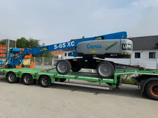 Picture of a rental machine of the type TB-218X | Genie S-65XC