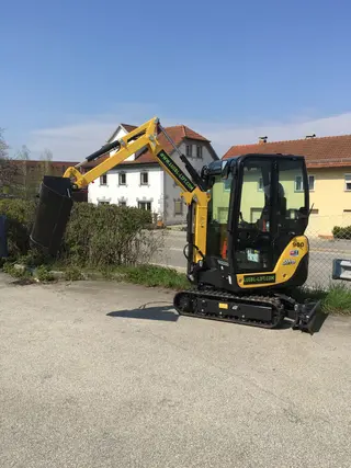 Picture of a rental machine of the type 1.8 tonne mini excavator | Yanmar SV18