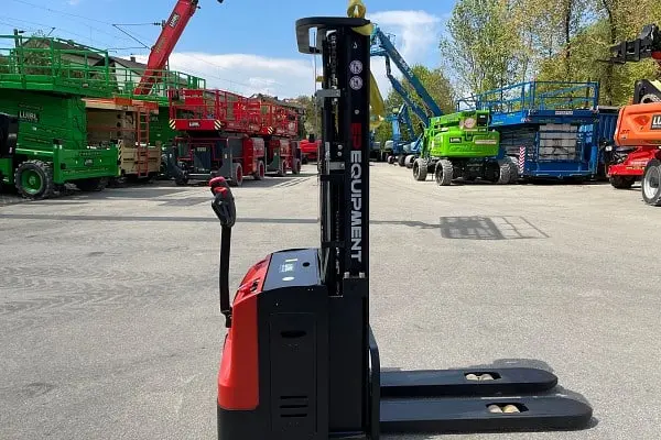 Bild 4 einer Mietmaschine vom Typ 1,6 Tonnen HH | EP ES16-16WA 5500 mm