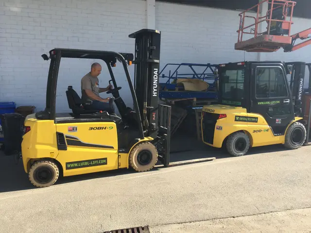 Bild 2 einer Mietmaschine vom Typ 3 tonnes diesel | Hyundai 30D-9 4700 mm