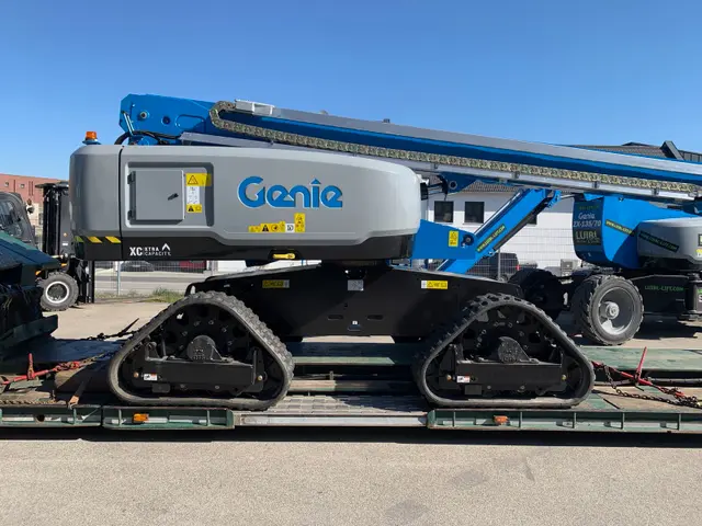 Bild 0 einer Mietmaschine vom Typ TB-218XC | Genie S-65XC Trax