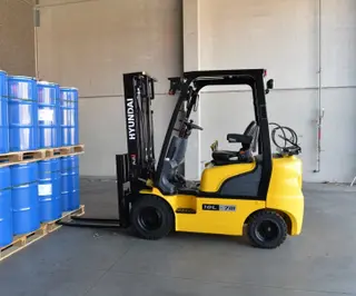 Bild einer Mietmaschine vom Typ 1,8 Tonnen Gas Vierrad | Hyundai 18L-7M 5040 mm
