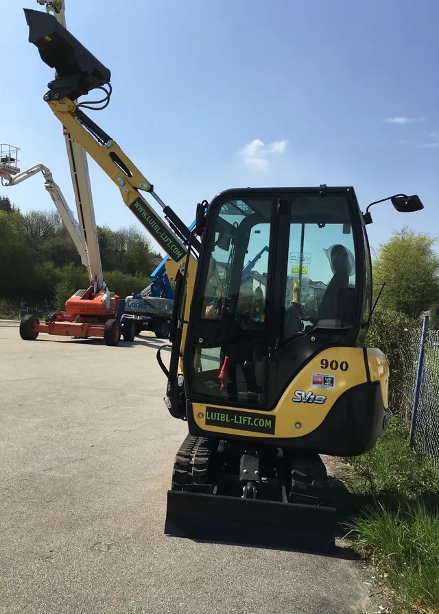 Bild 3 einer Mietmaschine vom Typ 1.8 tonne mini excavator | Yanmar SV18