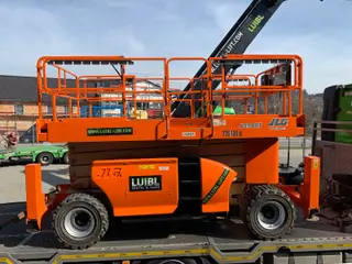 Vorschaubild 1 einer Mietmaschine vom Typ SBD-151 | JLG 4394RT