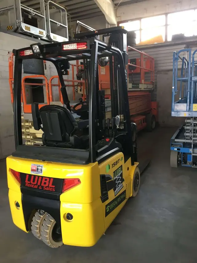 Bild 2 einer Mietmaschine vom Typ 1.5 tonne electric tricycle | Hyundai 15BT-9 5500 mm