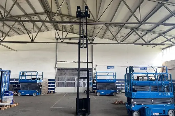 Bild 3 einer Mietmaschine vom Typ 2,0 Tonnen HH | EP ES20-20WA 5500 mm
