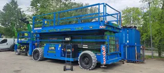 Bild einer Mietmaschine vom Typ SBD-337 | Holland Lift HL 340D30 4WDS/N