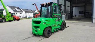 Vorschaubild 3 einer Mietmaschine vom Typ Manitou MI 50 Triplex 5000 mm
