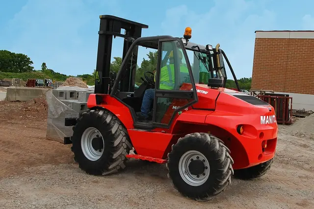 Bild 1 einer Mietmaschine vom Typ 5 Tonnen Geländestapler | Manitou M50-4