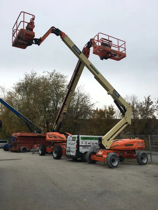 Bild 1 einer Mietmaschine vom Typ TBH-204 | JLG M600JP