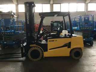 Vorschaubild 4 einer Mietmaschine vom Typ 5 tonnes electric | Hyundai 50B-9 6000 mm