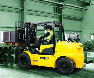 Bild einer Mietmaschine vom Typ 4 Tonnen Gas | Hyundai 40L-7A 6030 mm
