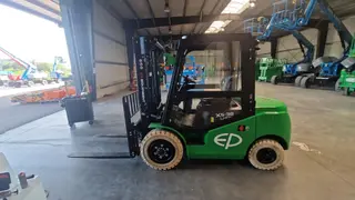 Zdjęcie wypożyczonej maszyny tego typu 3,8 ton elektryczny wózek widłowy | EP EFL382X5 4500 mm