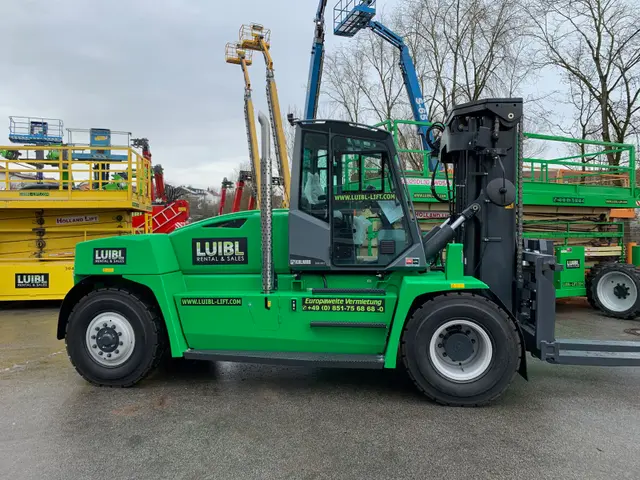 Bild 0 einer Mietmaschine vom Typ 16 Tons Diesel | Kalmar - DCG 160-12T 4500 mm