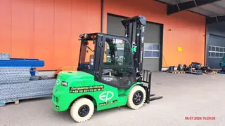 Picture of a rental machine of the type 3.8-tonne Electric Forklift | EP EFL382X5 6000 mm