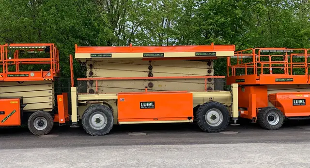 Bild 0 einer Mietmaschine vom Typ SBD-230 | JLG Liftlux 210-25