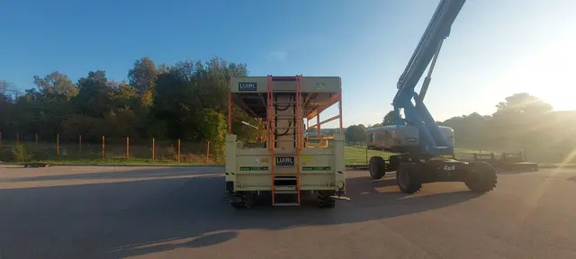 Bild 2 einer Mietmaschine vom Typ SBD-280 | JLG Liftlux 260-25