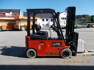 Vorschaubild 3 einer Mietmaschine vom Typ 2 tonne electric four-wheeler | EP CPD20L1-Li 4700 mm