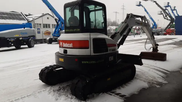 Bild 1 einer Mietmaschine vom Typ 5 Tonnen Kompaktbagger | Bobcat E50