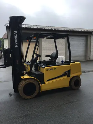 Vorschaubild 2 einer Mietmaschine vom Typ 5 tonnes electric | Hyundai 50B-9 6000 mm