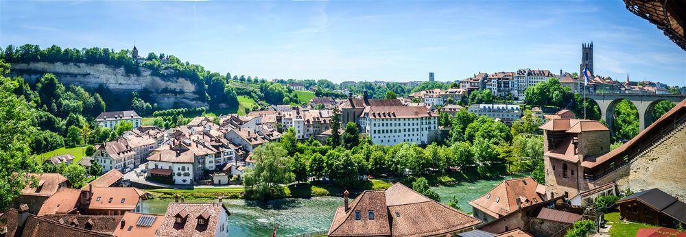 Rent aerial work platforms and construction machinery in Fribourg